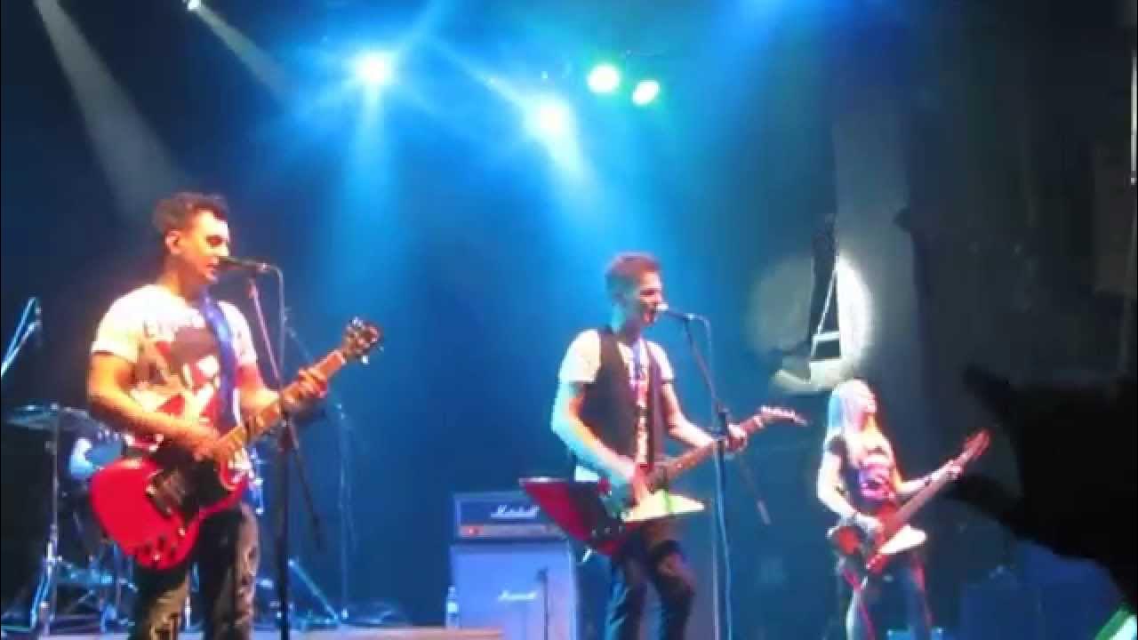 приключения электроника луна. приключения электроника фильм 1979. приключения электроника луна. сыроежкин и гусев. сергей сыроежкин и электроник.