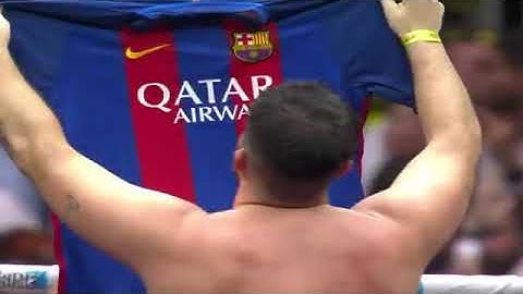LA COBRA SACA LA CAMISA DE MESSI EN EL BERNABÉU