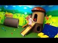 Дети играют на детской площадке Indoor Playground Funny video