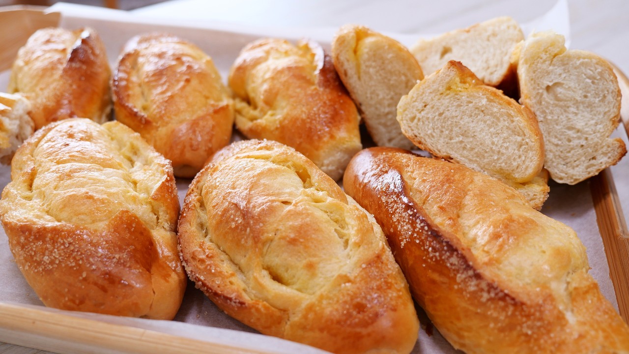 2 Cách Làm Bánh Mì Bơ Pháp Không Cần Nhồi Bột và nhồi Máy, Bánh Mì Bơ Mềm Thơm Lâu by Vanh Khuyen