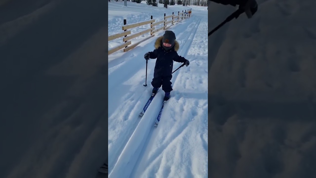 В 3 года на лыжи! #дети #спорт #лыжи #детство #активныйотдых #skiing #kidssport