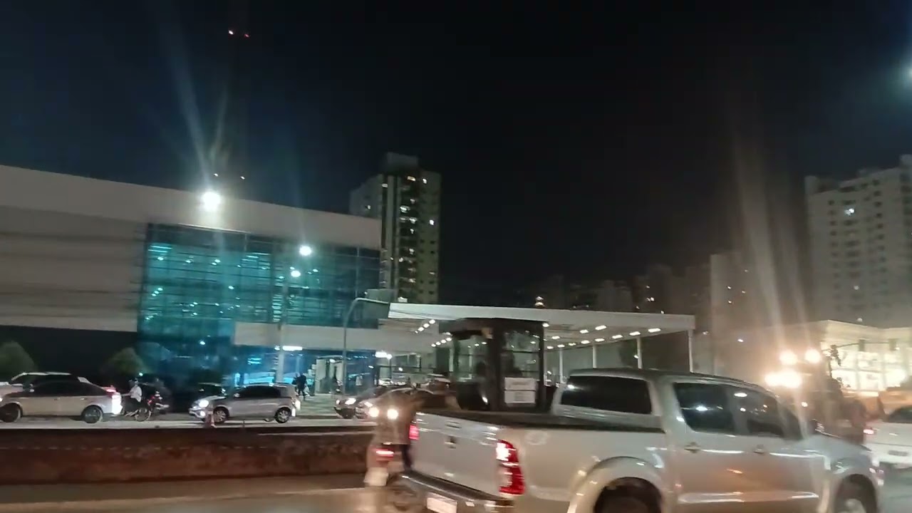 OBRA DO BRT AVENIDA DO CPA CUIABÁ, MUITO  TRÂNSITO 