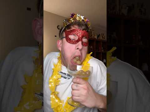 TIPOS de PERSONAS en AÑO NUEVO…🎊🥳 #comedia #humor #2026