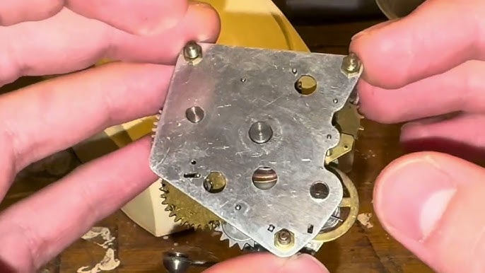 vintage mechanical kitchen timer winding demonstration
