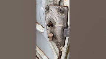 Split vw bus lock mechanism, cargo door lock problem. #vwbus #vwcamper #vwlife #johnhasabus ￼