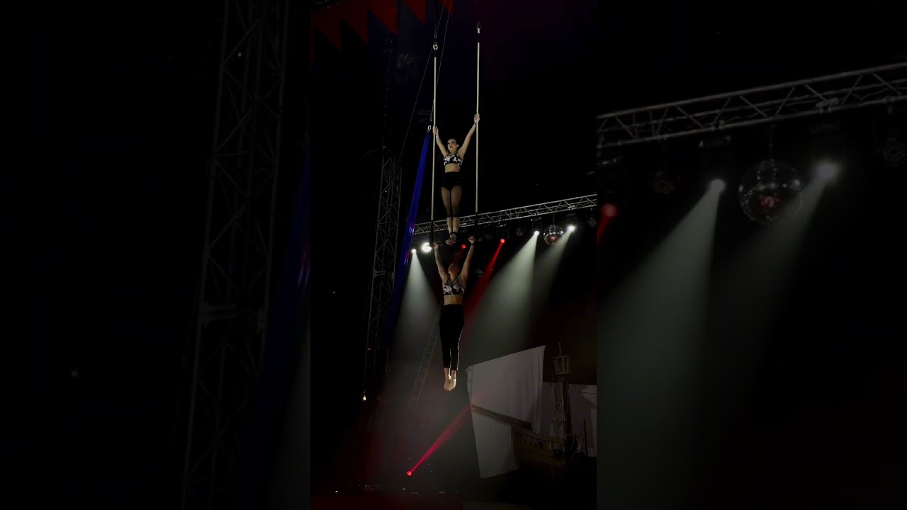 Contemporary female duo trapeze 