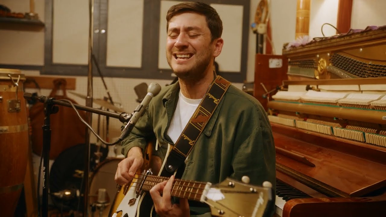 Joey Dosik — I've Been Trying (Curtis Mayfield Cover) - YouTube