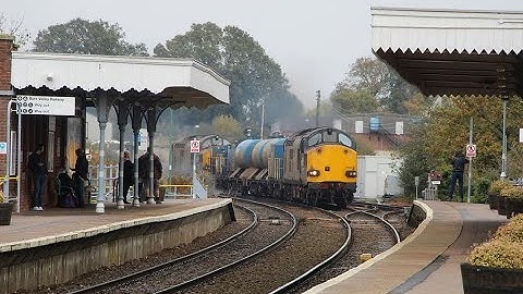 37059+37069 powers through Wroxham with 3S01 RHTT