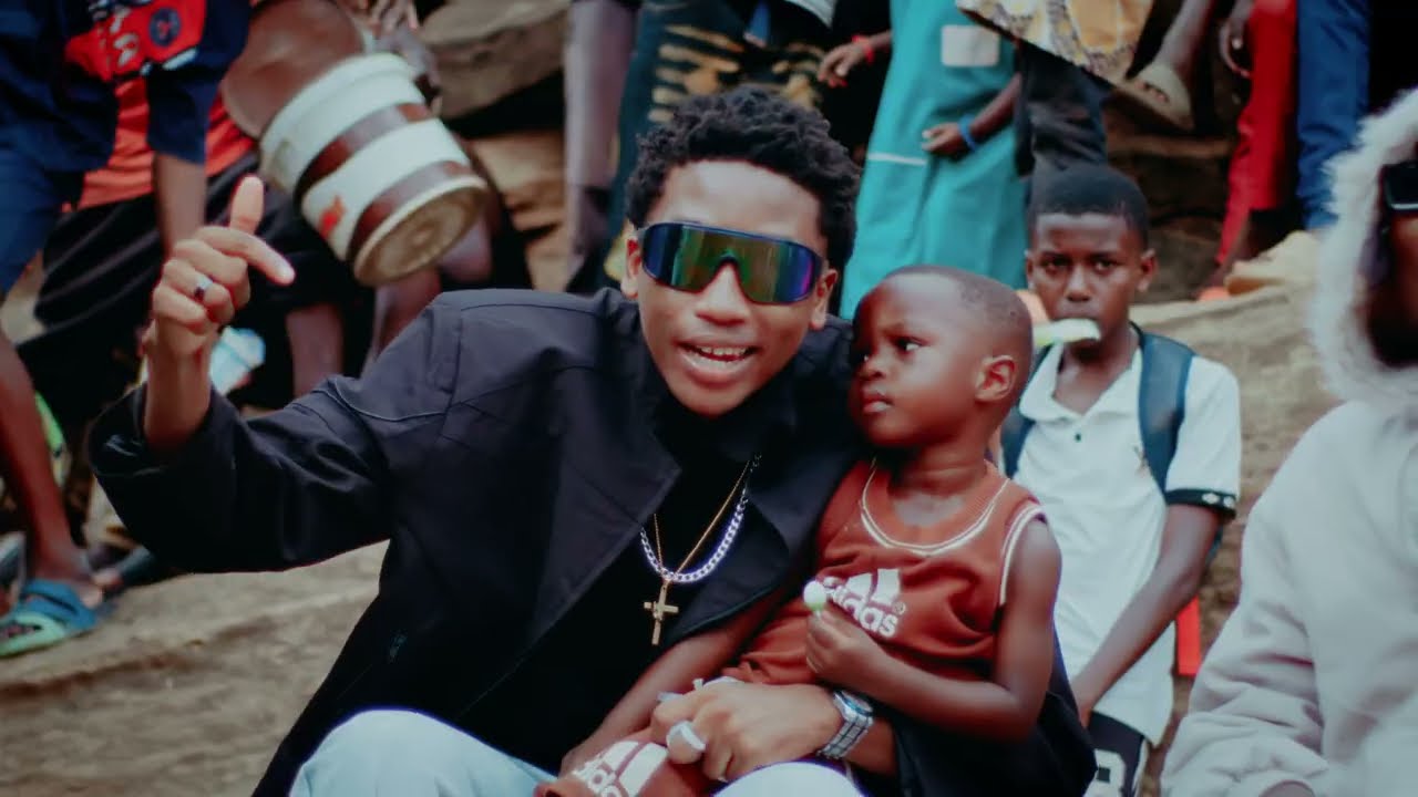 Watch TROIS OFFICIEL - C’EST POUR LES BOYS (Clip officiel) on YouTube Watch TROIS OFFICIEL - C’EST POUR LES BOYS (Clip officiel) on YouTube