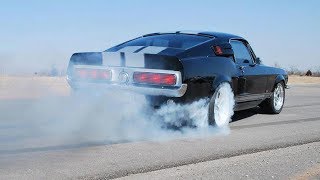 Ford Mustang Shelby GT500 - Acceleration &amp; Burnout