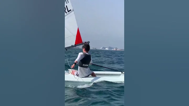 Sailors are all excited to go downwind after 2 hours of upwind!😎