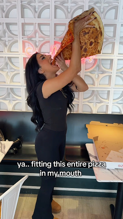 Let me get a pizza dat #food #shorts #eating