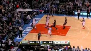 Dwyane Wade dunk against the Knicks 12-17-10