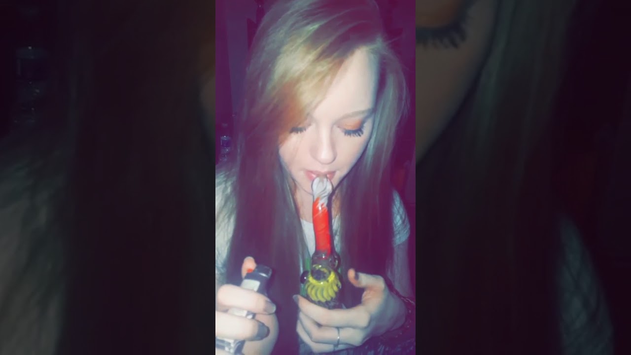 Girls Smoke Weed // High III