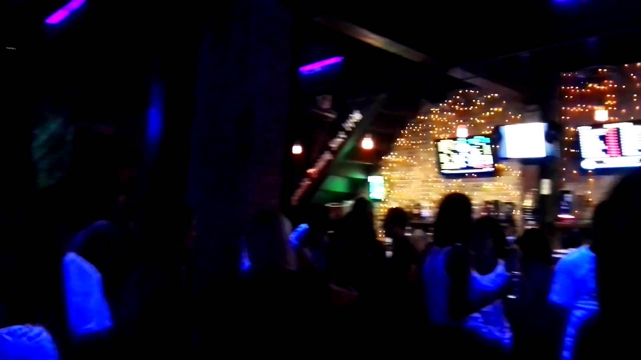 Kambodža Cambodia Siem Reap Night Life Pub Street Angkor What Disco Bar