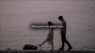 Mavi Gri - Dünyanın En Güzel Kızı (Sözleri)