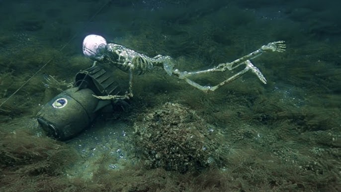 Cool Things Underwater Seen While SCUBA DIVING At Cedar Hill Park Ontario - YouTube