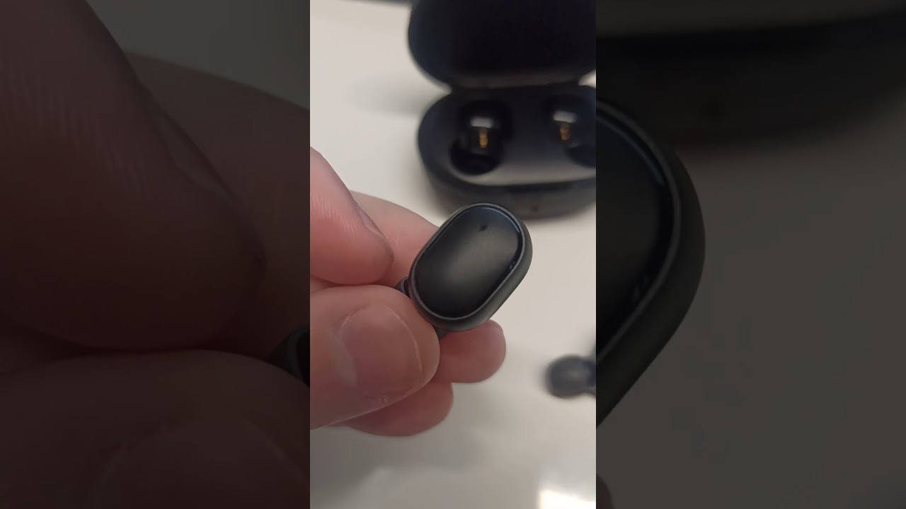 Почему наушники сяоми. Рассинхрон наушников Xiaomi airdots 2. Сбросить наушники Xiaomi airdots. Синхронизация наушников Xiaomi airdots. Сломалась крышка на наушниках Xiaomi.