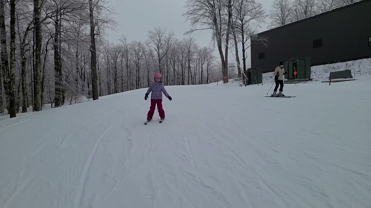 Eve skiing Bellayre 022323