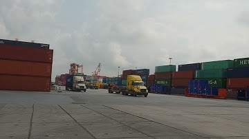 Cổng chính vào cảng Tân Vũ, Hải Phòng