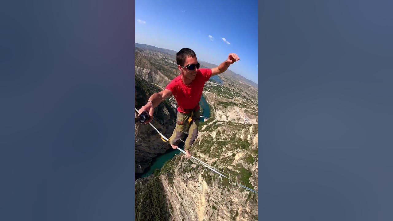 Канатоходец в горах