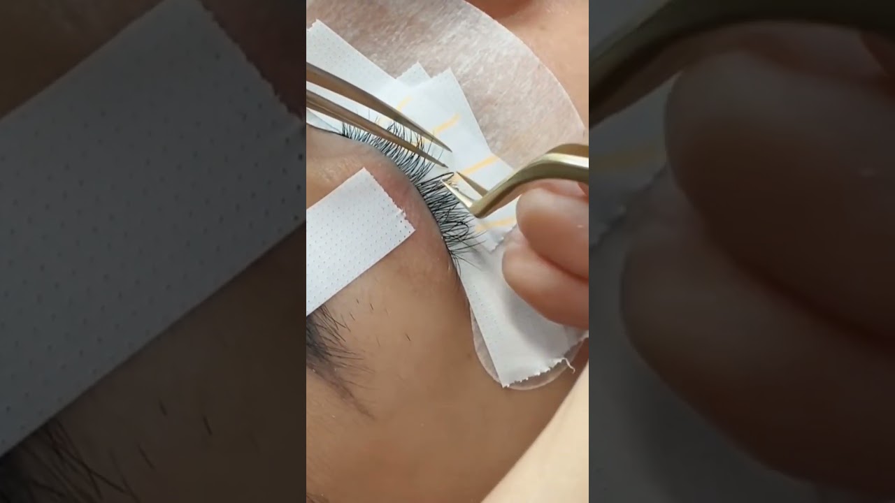 How to do eyelash extension？