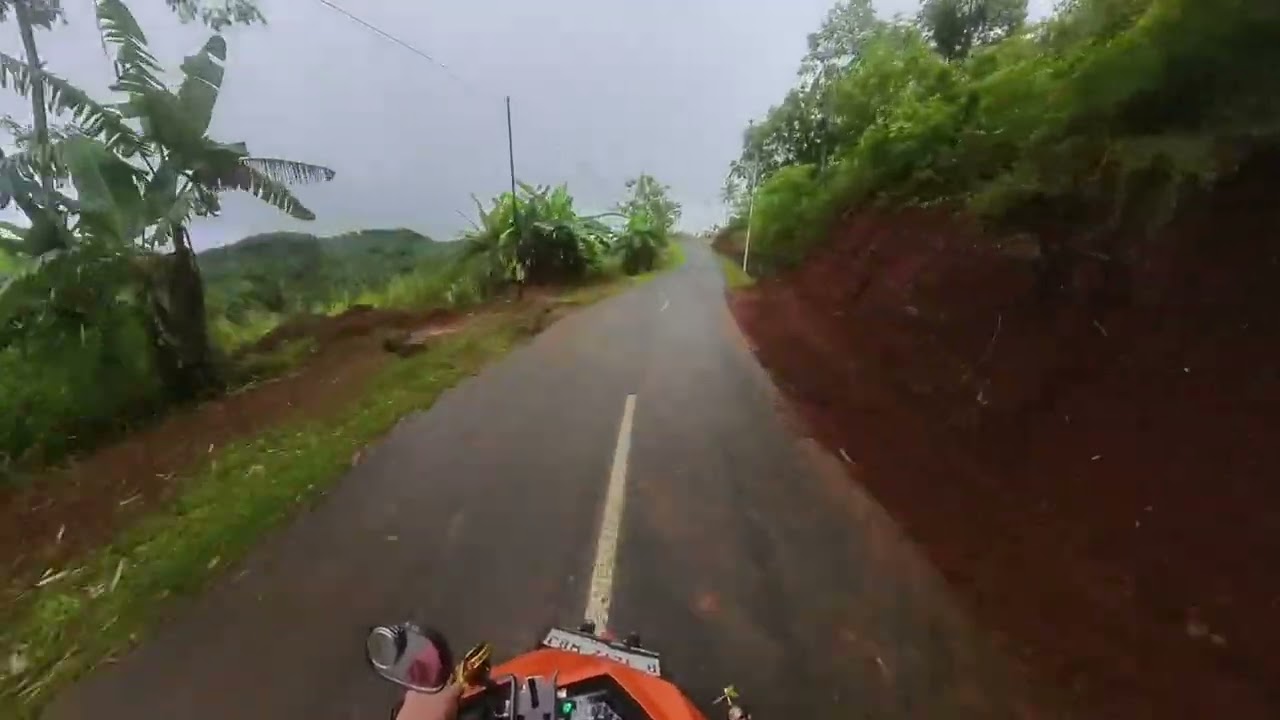 Mulai Turunan dari Bukit - Solo Touring Ciletuh - Tangerang via Sukabumi
