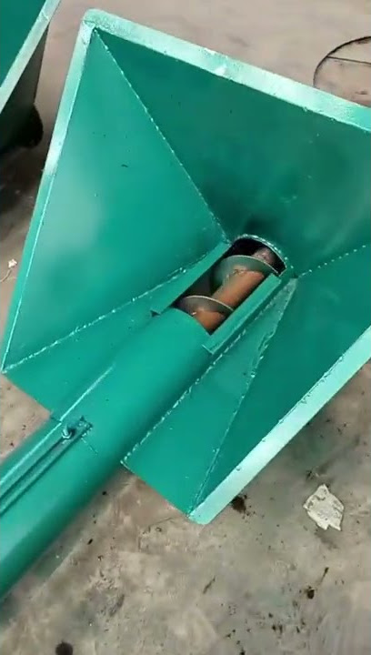 The Screw Conveyor is In Operation