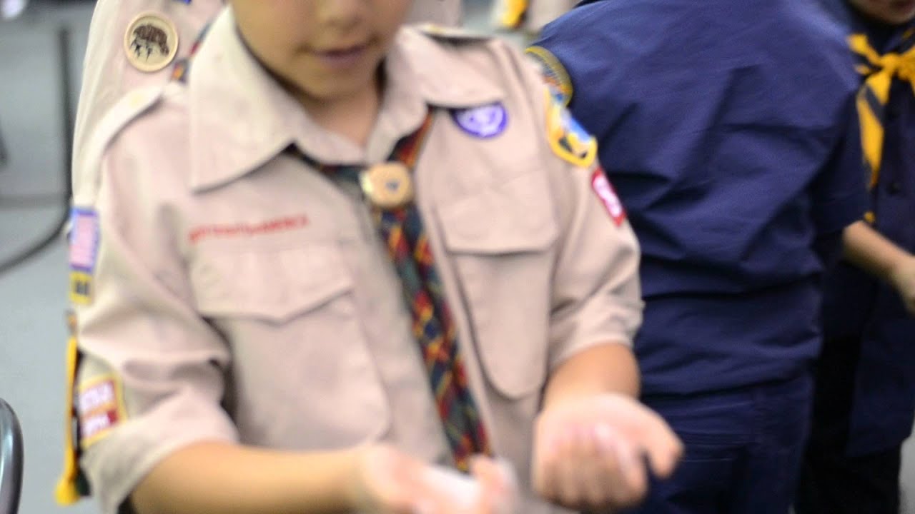 Dry Ice Bubble Experiment (Small Smokey Bubbles) with Mad Science