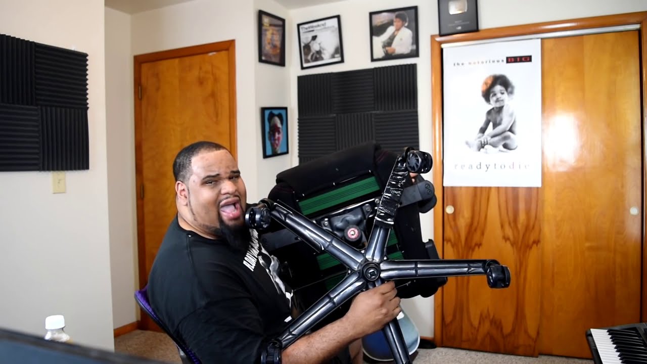 Big Quint breaks his GT Omega chair 2 times after listening to Kendrick Lamar!