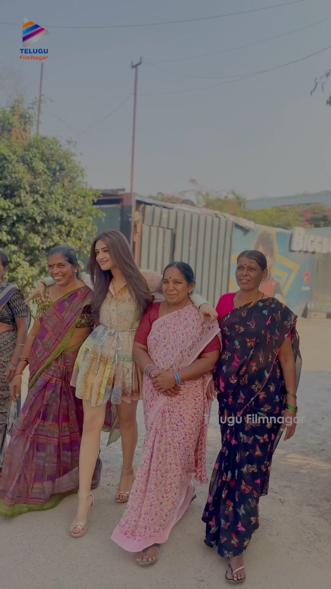 రాబిన్ హుడ్ ప్రొమోషన్స్ లో డ్యాన్సులేస్తూ రచ్చ చేసిన శ్రీలీల ? | #Sreeleela | #Robinhood | #Shorts