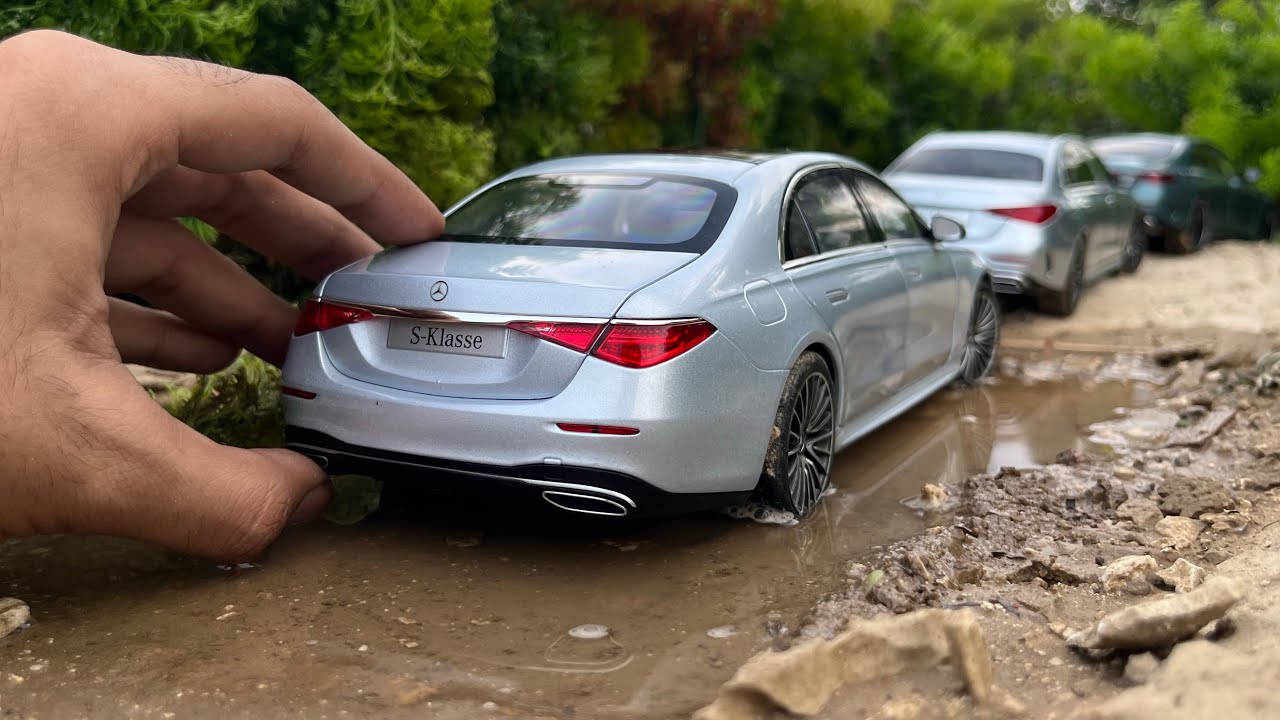 Offroading Mercedes Sedans 1/18 Scale | Diecast Model Cars