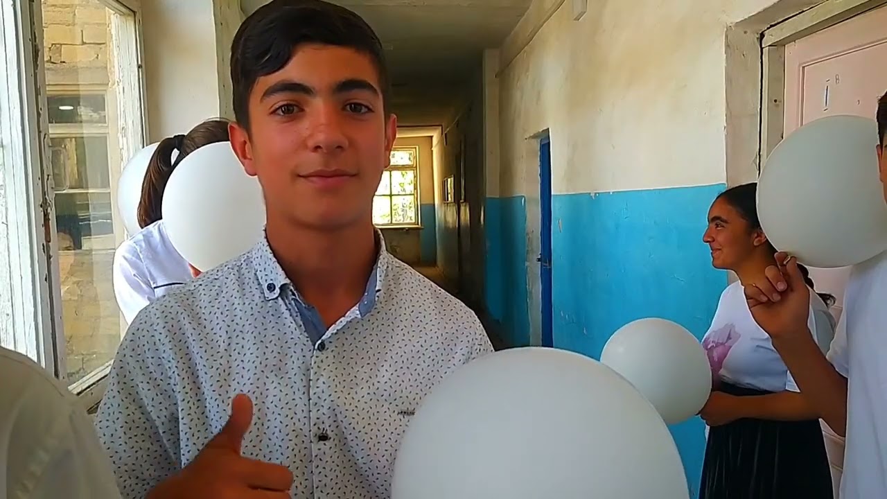 Qaraxanlı kənd F.Hüseynov adına tam orta məktəb ## 28 maya həsr olunmuş flashmob ##