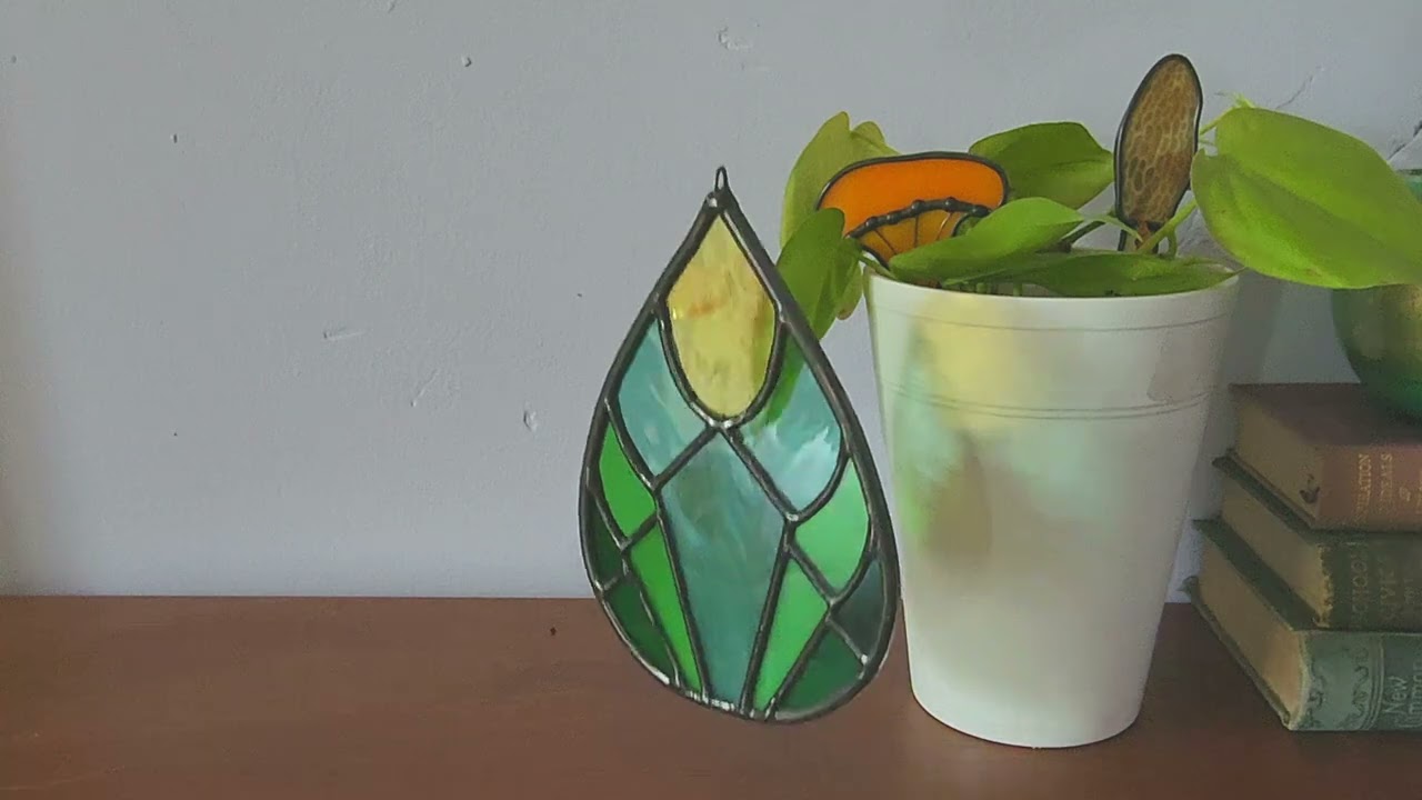 A look at Thomas Critchlow Art Glass Suncatchers