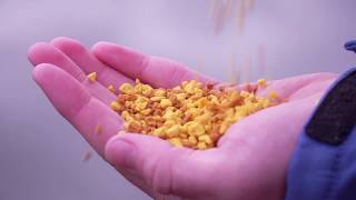 Benzar-Mix Angolmorzsa 800G Piros-Sárga videó