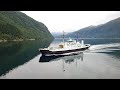 Docking a double ended ferry using one propeller