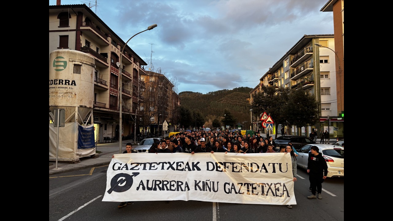 Kiñu Gaztetxearen aldeko manifestazinoa