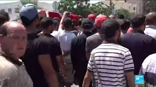 Émotion à Tunis, aux funérailles du policier tué lors des attaques
