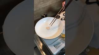 【癒し】松坂牛肩ロースのすき焼きをジュージューフライパンで焼いてみた