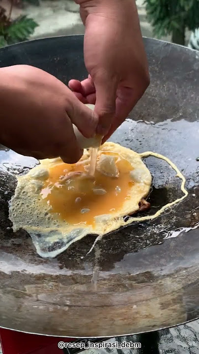 ternyata kalo goreng telur pake cara ini si telur nya itu jadi lebih tebel!! #bal
