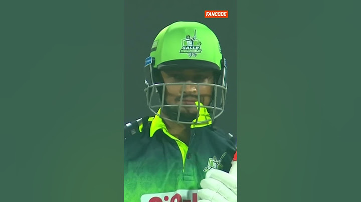 Shakib Al Hasan's tactic of chewing on his collar yielding some fine results! 🧠#LankaT10onFanCode