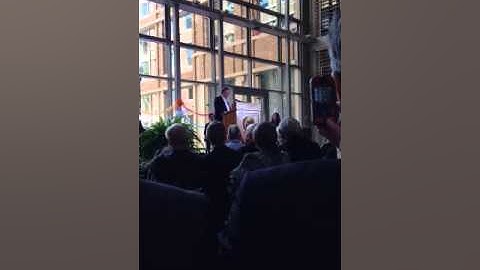Bill Gates dedicates building at UT