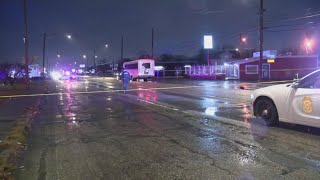 2 pedestrians struck by cars in separate crashes within an hour on Indy's west side