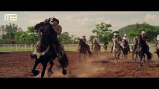 Mariano Barba - Estoy Feo Pero Estoy De Moda Video Oficial