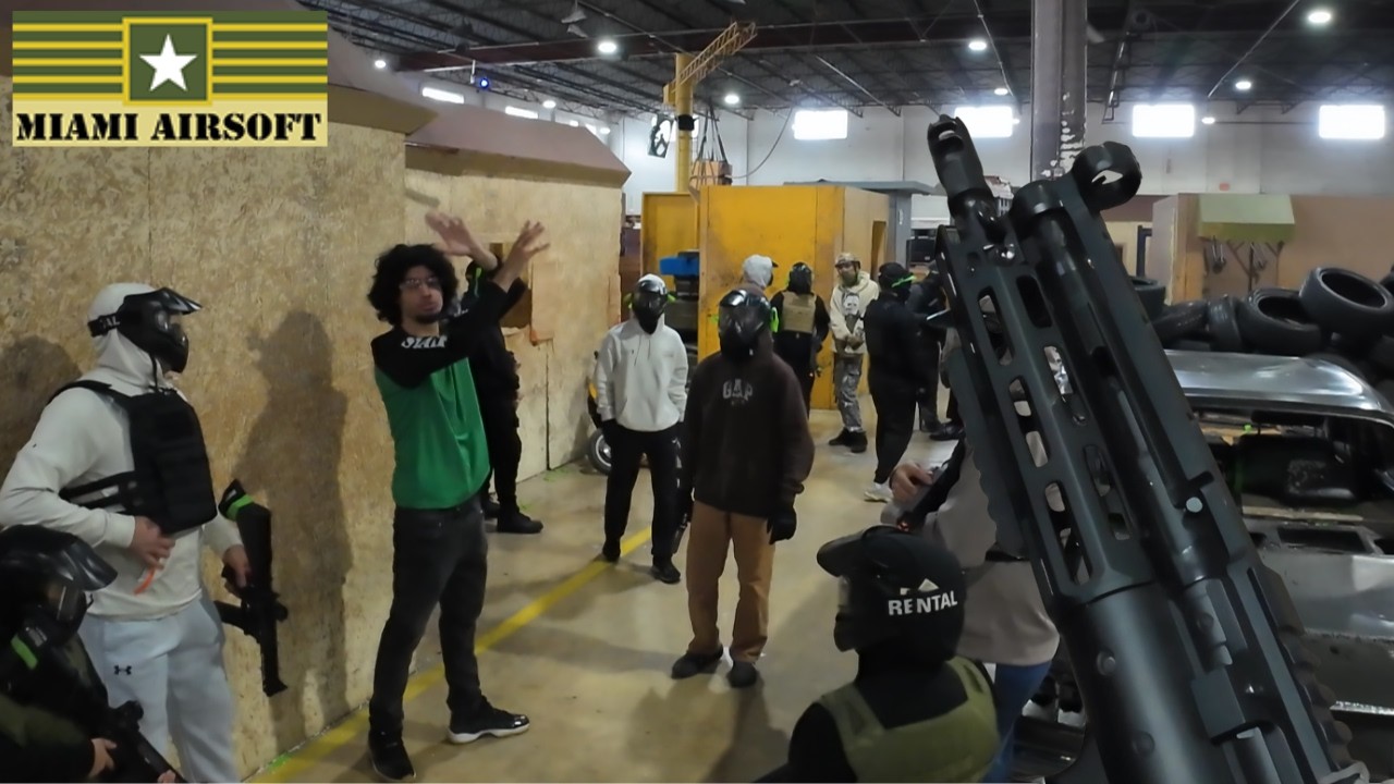 Texan tries indoor airsoft in Miami