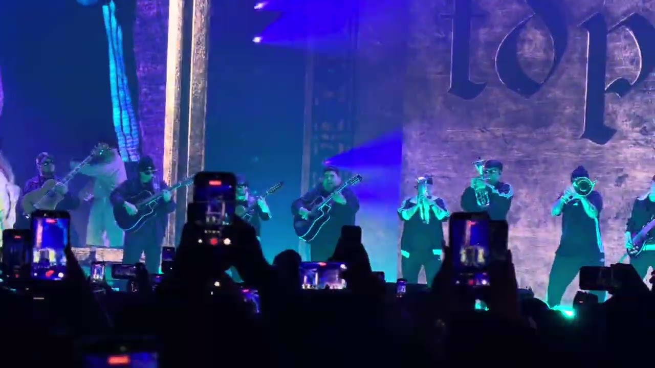 El lokeron #pesopluma #concert 