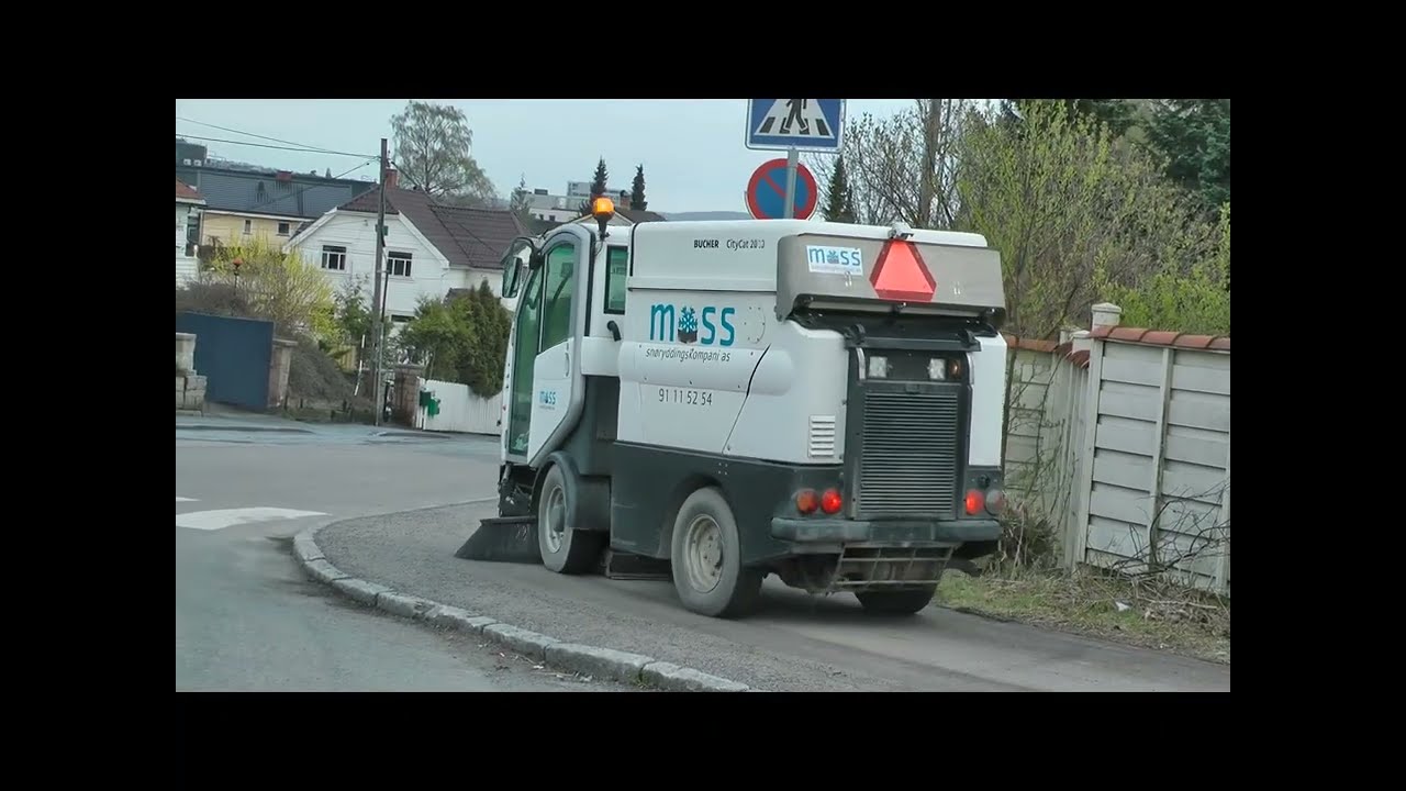 Bucher CityCat 2020 Sweeping Sidewalks
