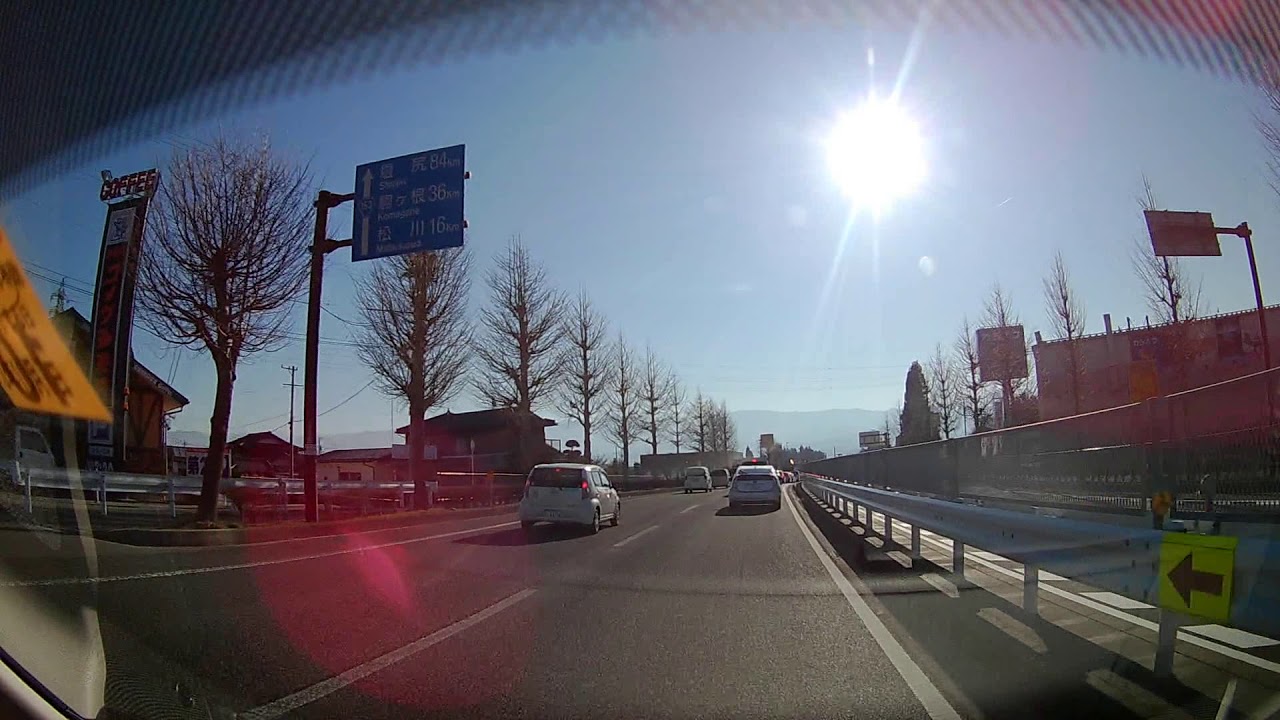 ドライブレコーダー 高齢者マーク車のはみ出し