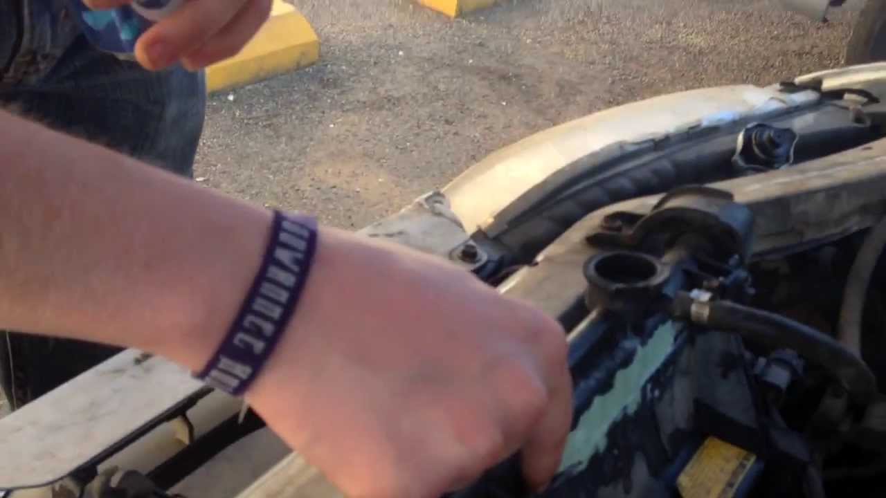 How to fix Car Radiator with Putty In Mexico YouTube