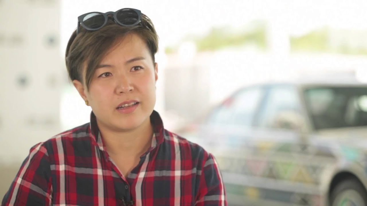 The new BMW Art Car artists - No.18 and 19. Short portraits Cao Fei and John Baldessari | AutoMotoTV